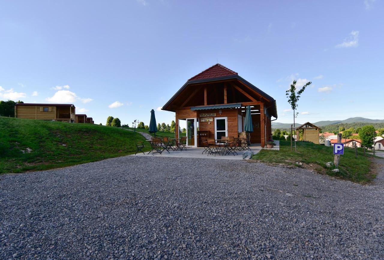 Camp The Sunrise Hill Hotel Pivka Eksteriør billede