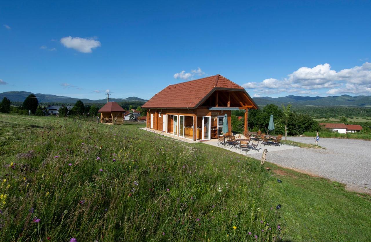 Camp The Sunrise Hill Hotel Pivka Eksteriør billede